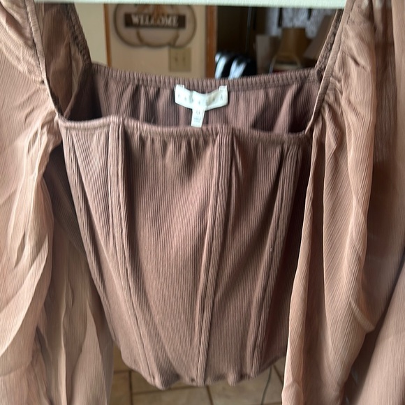 Promesa Brown Ruched Long Sleeve Crop Blouse - Picture 10 of 11